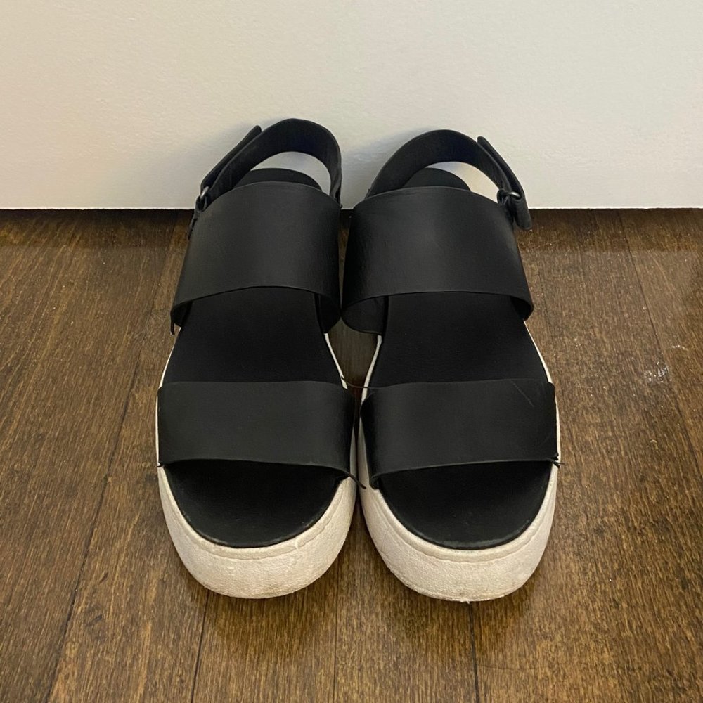 Vince Sandals